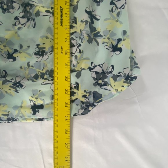 Banana Republic Blouse Women M Petite Floral Flutter Sleeve Green Scoop Neck Top - Picture 6 of 9